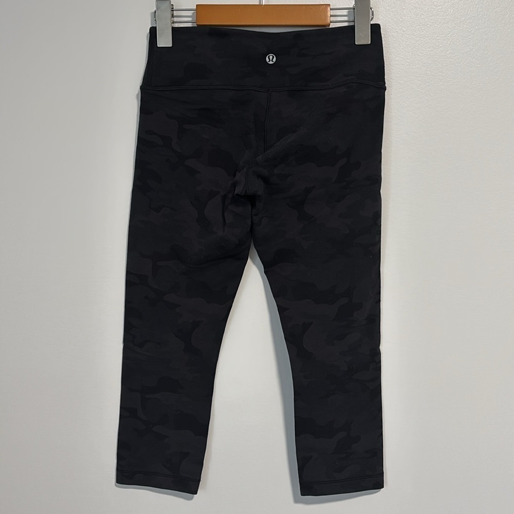 Lululemon Size 4 Wunder Under Crop - Picture 4 of 7